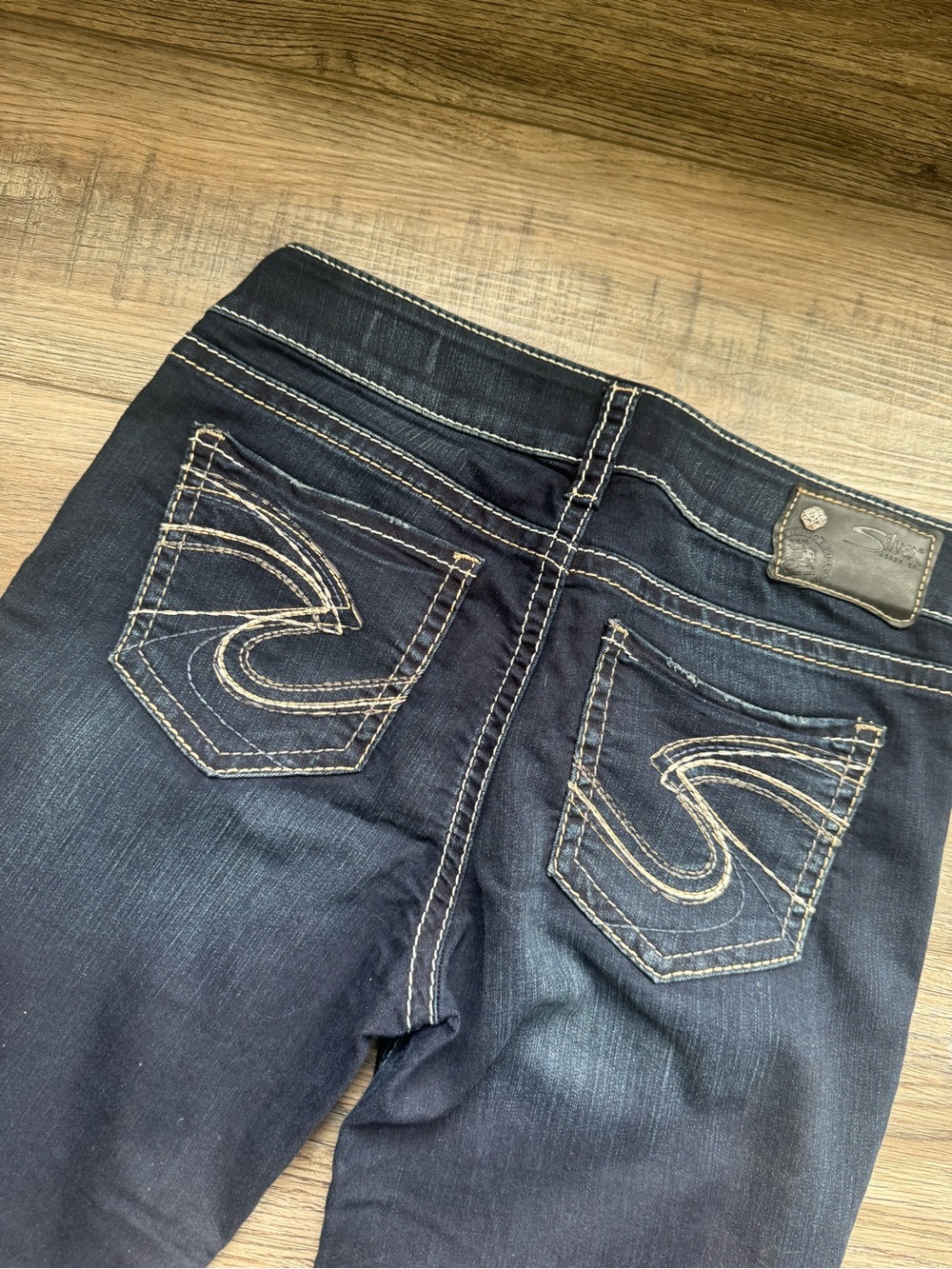 Silver Jeans Dark Indigo Straight Leg Women's Jeans with Contrast Stitching
